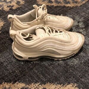 White Nike Air Max 97